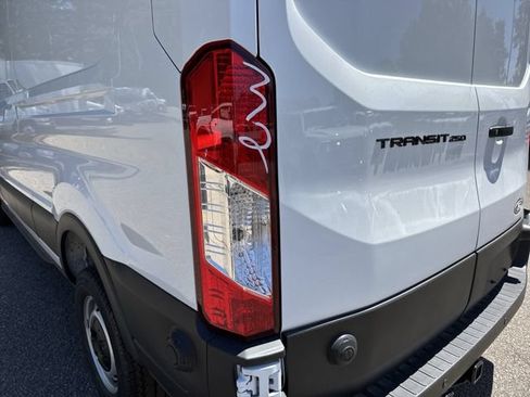 New 2026 Ford Transit 250 148 Medium Roof w/ Load Area Protection Package RWD image 15
