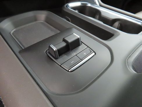 Used 2024 GMC Sierra 2500 Denali image 70