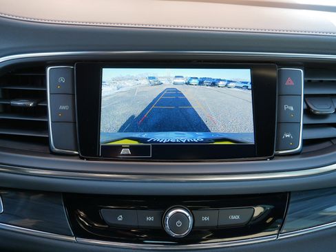 Used 2023 Buick Enclave Essence image 27