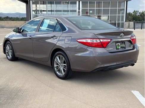 Used 2015 Toyota Camry SE w/ Protection Package FWD image 6
