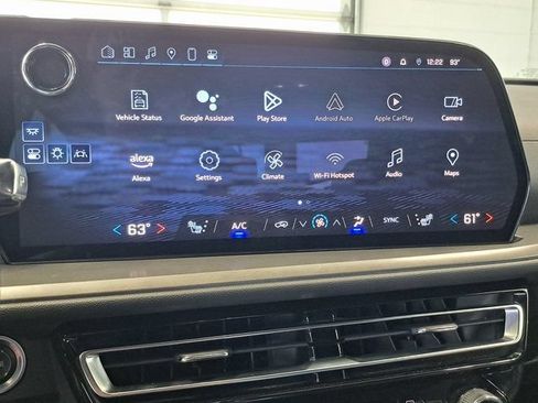 Used 2024 Chevrolet Traverse LT AWD/4WD image 15
