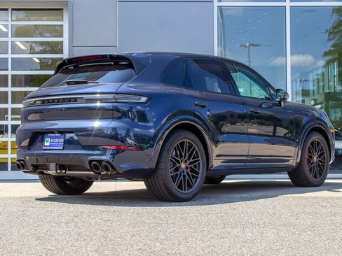 Used 2026 Porsche Cayenne GTS AWD/4WD image 10