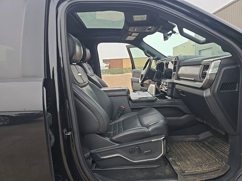 Used 2025 Ford F250 Platinum image 13