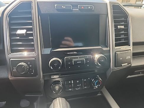 Used 2018 Ford F150 XLT w/ Equipment Group 302A Luxury AWD/4WD image 19
