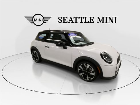 Certified 2025 MINI Cooper S image 13