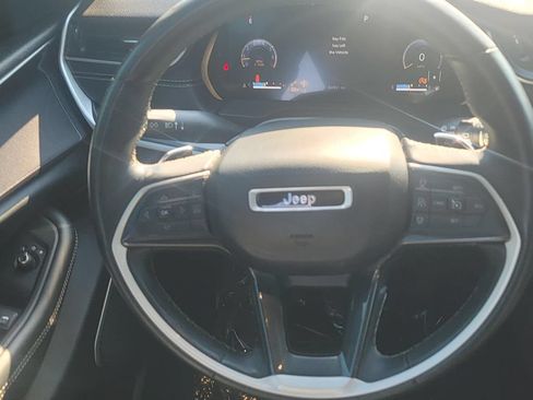 Used 2021 Jeep Grand Cherokee L Laredo AWD/4WD image 19