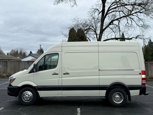 Used 2014 Mercedes-Benz Sprinter 3500 image 2
