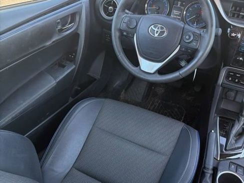 Used 2019 Toyota Corolla SE w/ Carpet Mat Package (TMS) FWD image 9