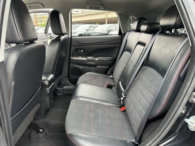 Used 2025 Mitsubishi Outlander Sport AWD image 27