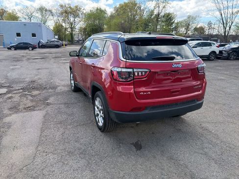 Used 2025 Jeep Compass Limited AWD/4WD image 12