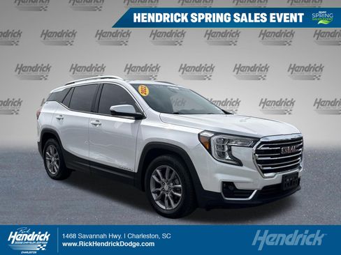Used 2022 GMC Terrain SLT FWD image 1