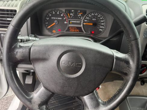 Used 2005 GMC Canyon SLE RWD image 10