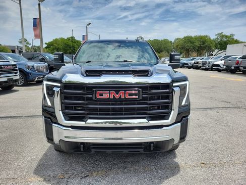Used 2024 GMC Sierra 2500 Pro AWD/4WD image 9