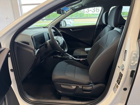 New 2026 Kia Niro LX FWD image 13
