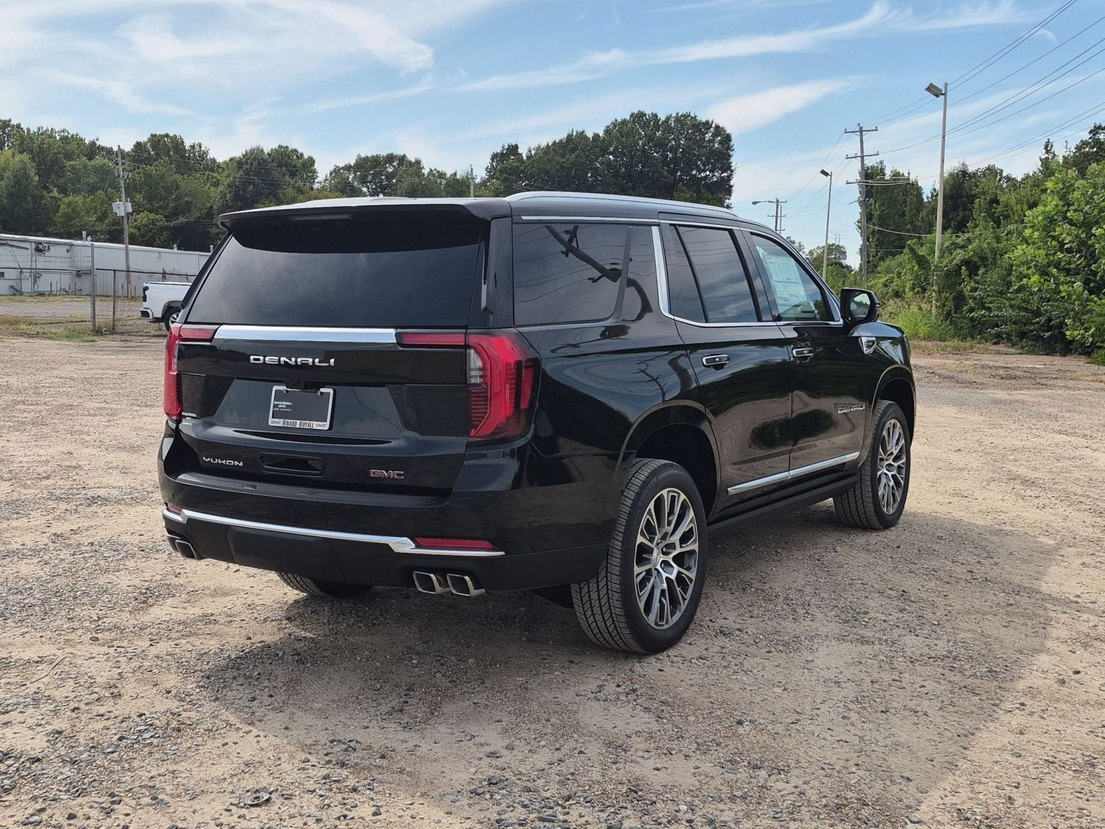 New 2026 GMC Yukon Denali w/ Denali Reserve Package AWD/4WD image 6