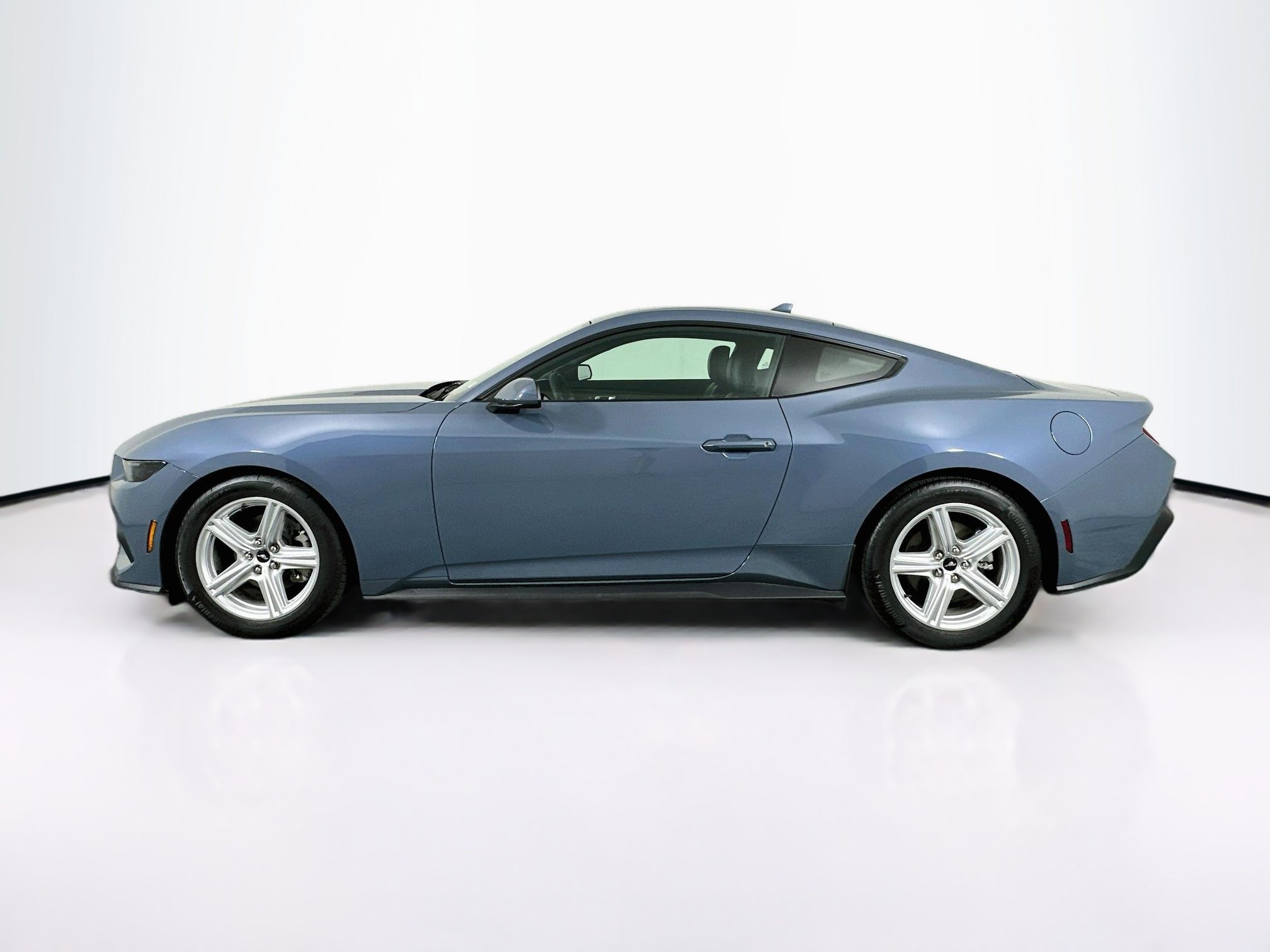 Used 2026 Ford Mustang Premium RWD image 4