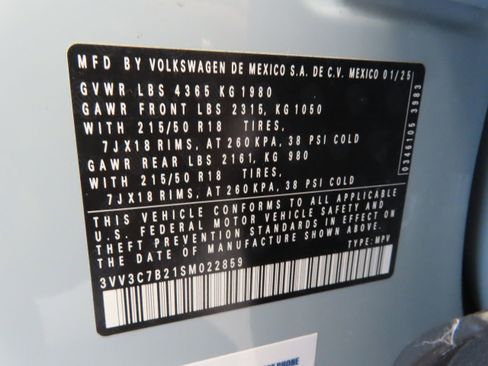 New 2025 Volkswagen Taos SE image 29