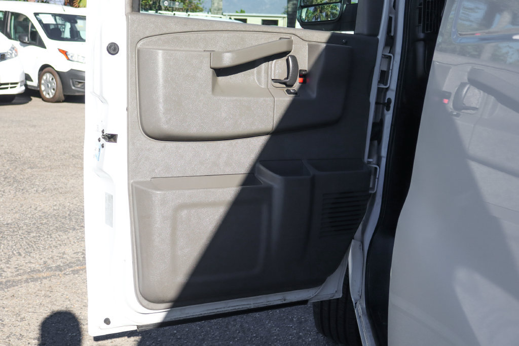 Used 2020 Chevrolet Express 3500 Extended w/ Driver Convenience Package RWD image 17