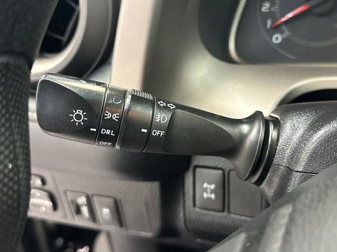 Used 2014 Toyota RAV4 XLE AWD/4WD image 31