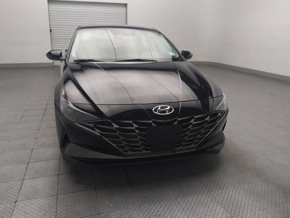 Used 2021 Hyundai Elantra Limited FWD image 14