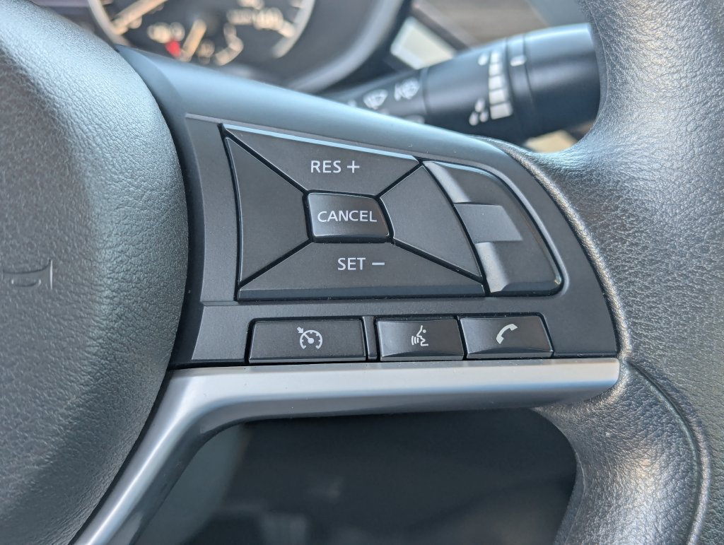 Used 2025 Nissan Altima 2.5 SV FWD image 18