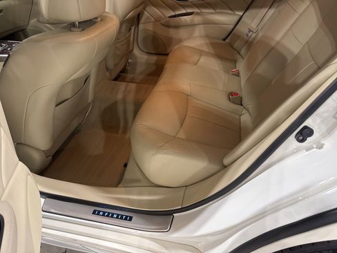 Used 2018 INFINITI Q70 L 3.7 image 22