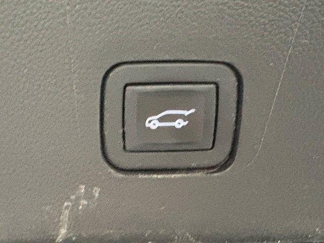 Used 2018 Chevrolet Traverse Premier AWD/4WD image 8