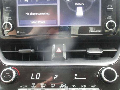 Used 2022 Toyota Corolla LE image 6