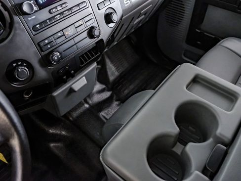 Used 2014 Ford F450 XL w/ Power Equipment Group image 23