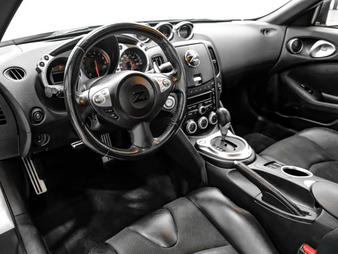 Used 2013 Nissan 370Z Touring w/ Sport Pkg RWD image 13