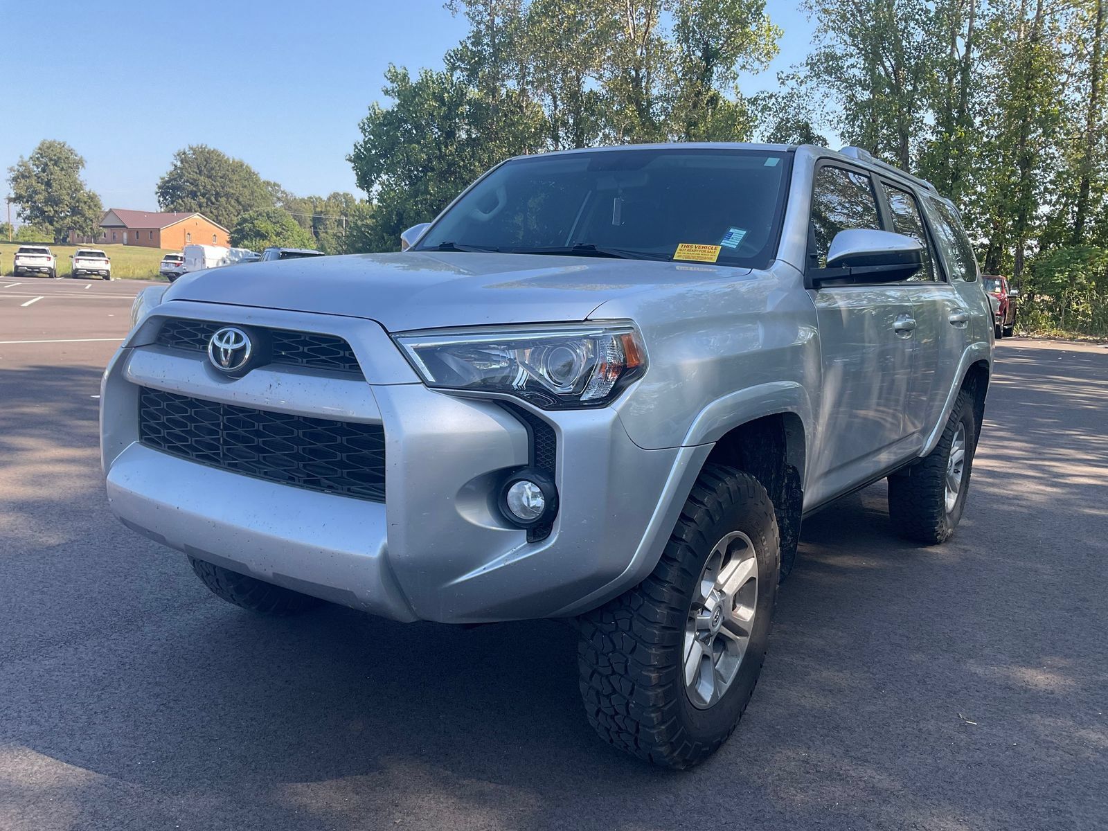 Used 2018 Toyota 4Runner SR5 AWD/4WD image 2