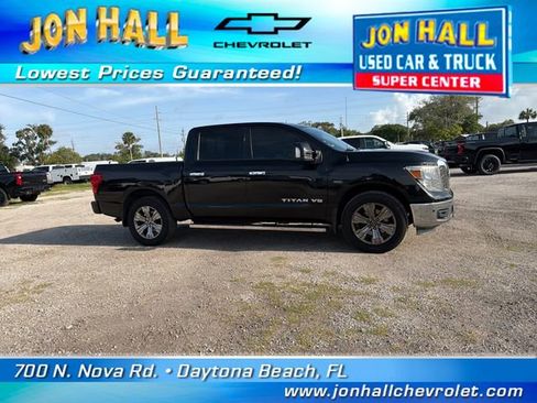 Used 2018 Nissan Titan SV w/ SV Convenience Package AWD/4WD image 19