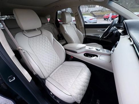 Used 2022 Genesis GV70 3.5T Sport w/ Sport Prestige Package image 21