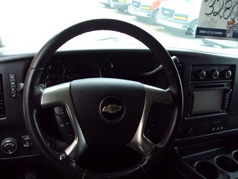 Used 2014 Chevrolet Express 1500 AWD image 21