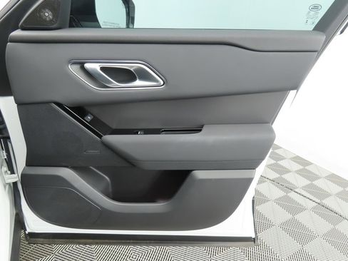 Used 2025 Land Rover Range Rover Velar Dynamic SE image 25