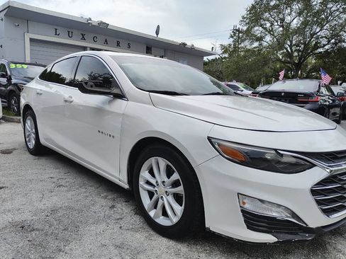 Used 2021 Chevrolet Malibu LT FWD image 21