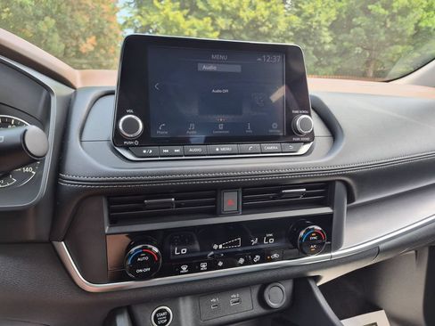 Certified 2023 Nissan Rogue SV AWD/4WD image 18