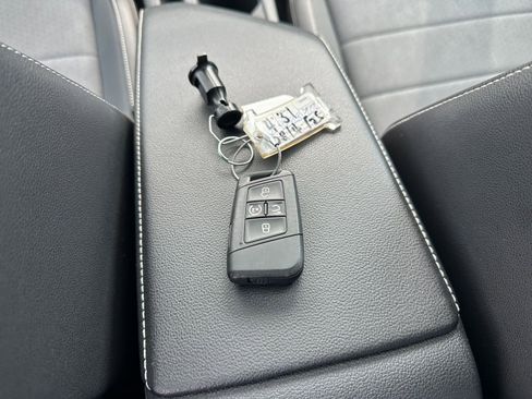 Used 2025 Volkswagen Jetta SE image 22