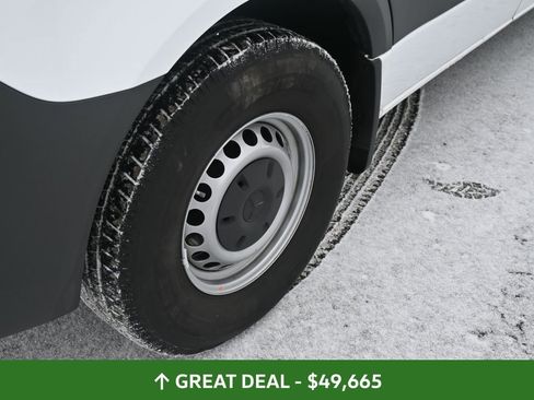 Used 2024 Mercedes-Benz Sprinter 2500 image 13