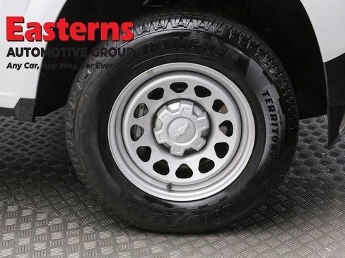 Used 2024 Chevrolet Colorado W/T w/ Technology Package image 31