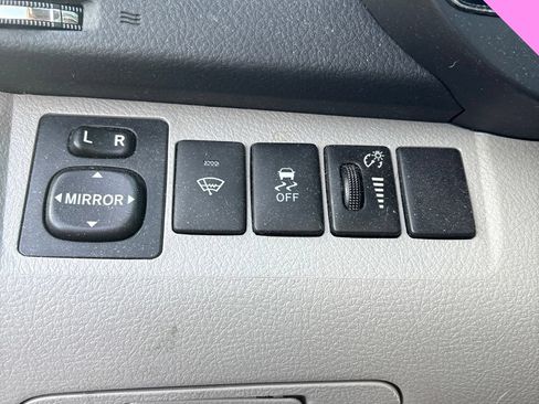 Used 2012 Toyota Highlander 4WD w/ Tech Pkg image 7