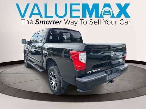 Used 2021 Nissan Titan SV w/ SV Convenience Package RWD image 5