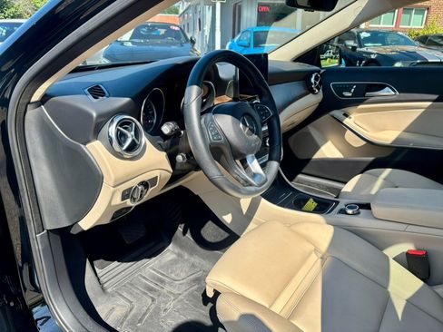 Used 2018 Mercedes-Benz GLA 250 4MATIC image 11