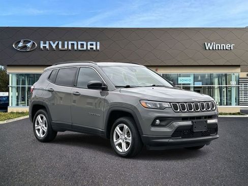 Used 2023 Jeep Compass Latitude w/ Sun and Sound Group image 3