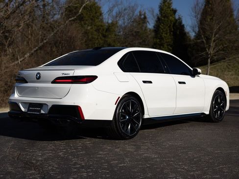 Used 2023 BMW 760i xDrive 760i xDrive image 9