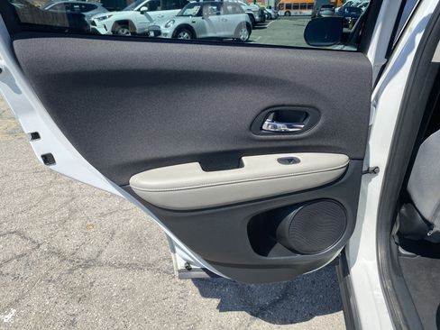 Used 2021 Honda HR-V LX image 15