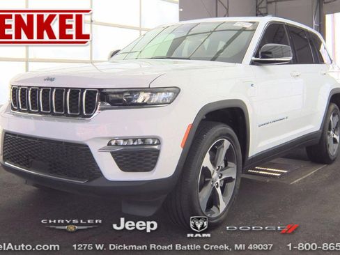 Used 2023 Jeep Grand Cherokee 4WD 4xe image 1