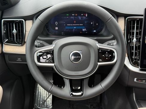New 2025 Volvo XC90 B6 Plus w/ Protection Package Premier image 12
