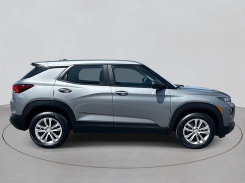 Used 2023 Chevrolet TrailBlazer LS FWD image 4