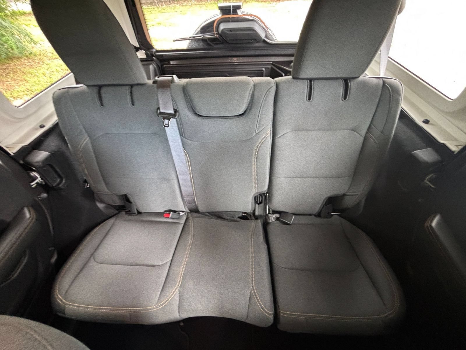 Used 2025 Jeep Wrangler Unlimited Sahara AWD/4WD image 35